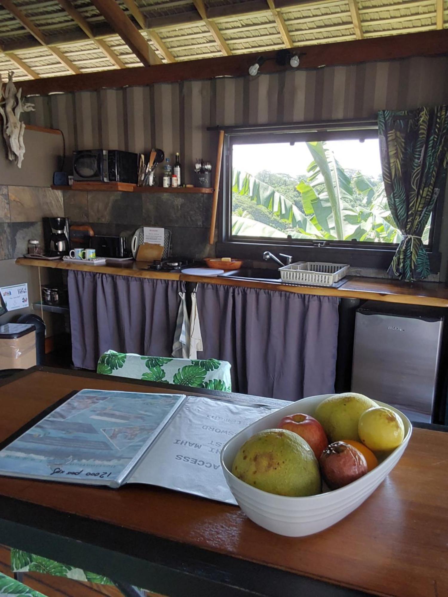 Fare Mahi Mahi Bed and Breakfast Uturoa Exteriör bild